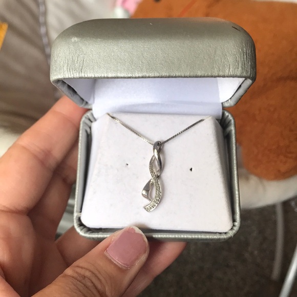 Necklace - Picture 1 of 1